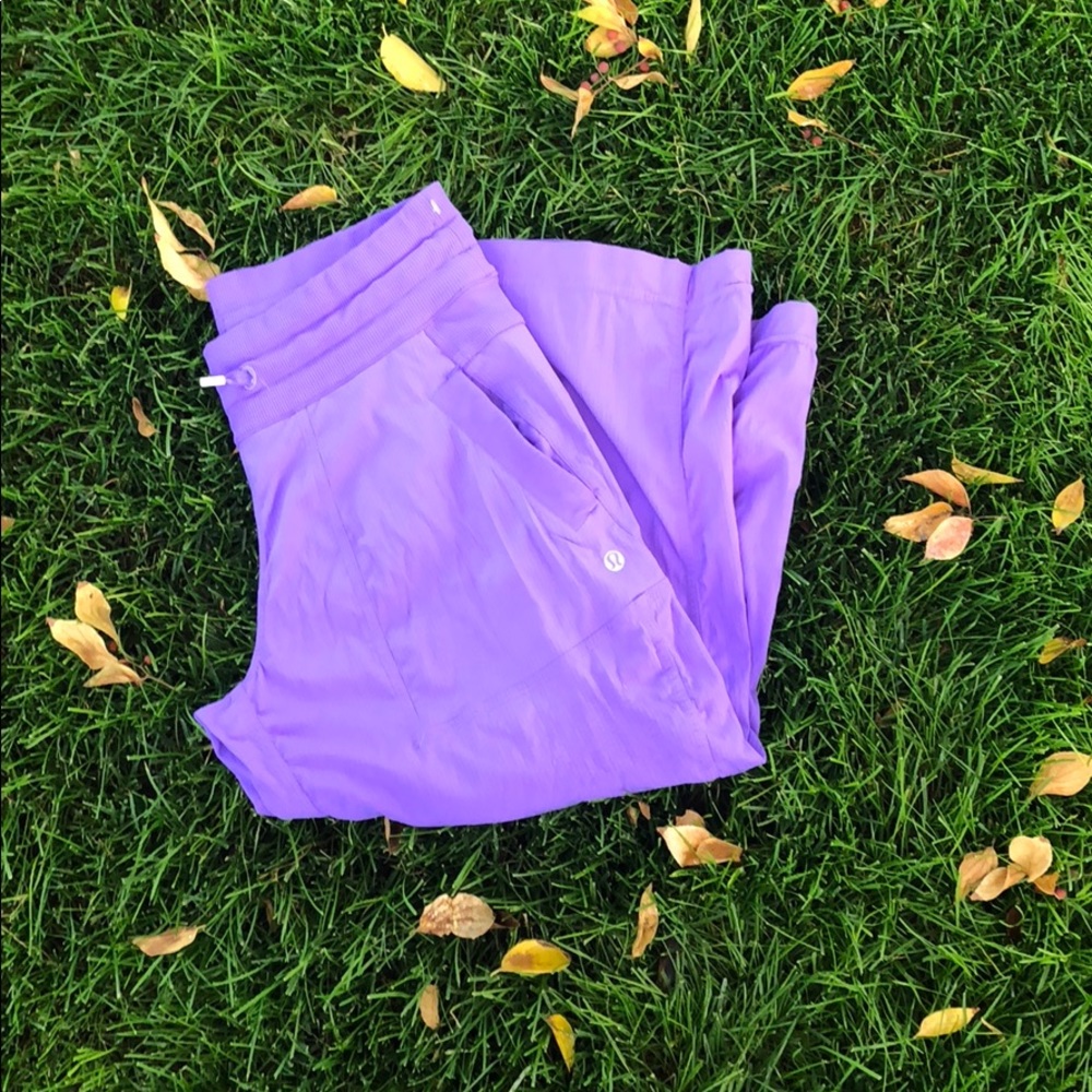 Lululemon purple Capri bottom